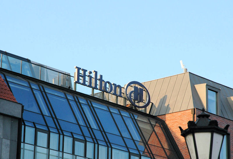 Sprawca twierdził, że bomba podłożona jest w gdańskim hotelu Hilton.